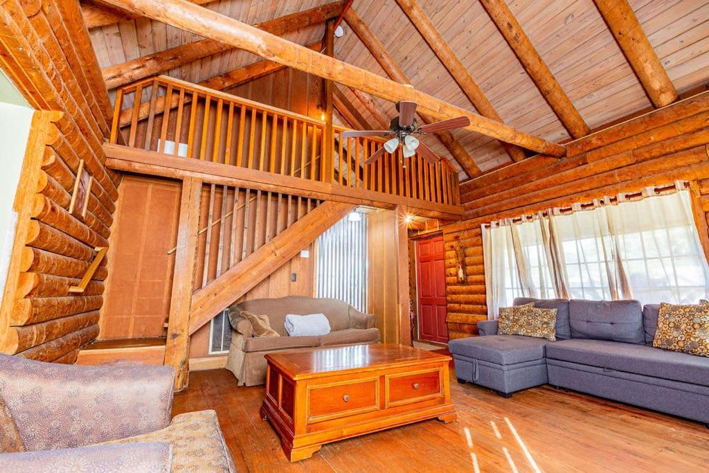 Authentic Log Cabin Mins From Chatts Best Sites Villa Chattanooga Buitenkant foto