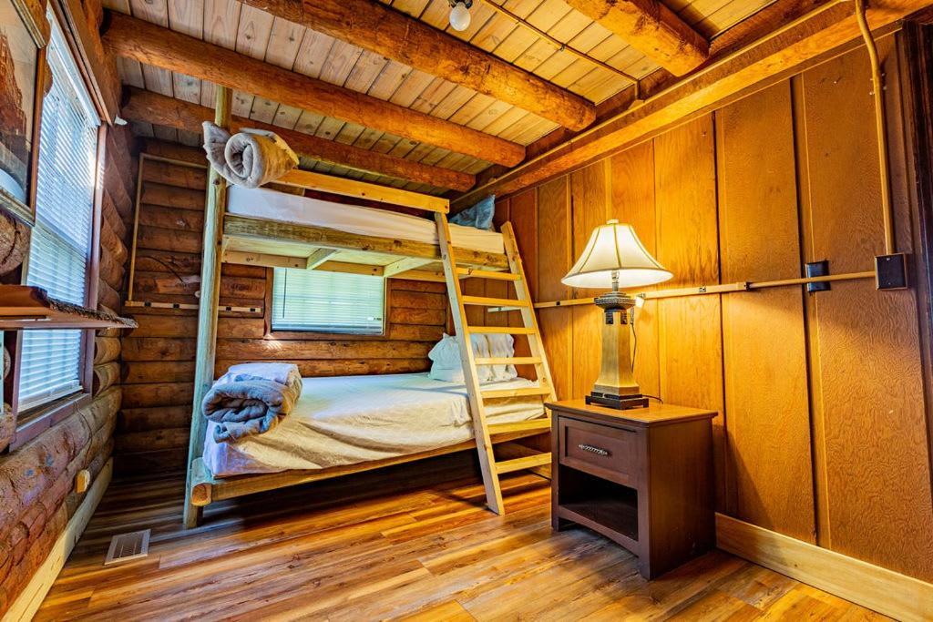 Authentic Log Cabin Mins From Chatts Best Sites Villa Chattanooga Buitenkant foto